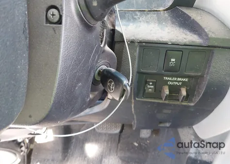 2018 Toyota Tundra Sr5 5.7L V8 z USA, uszkodzony, nr VIN 5TFDY5F10JX730023